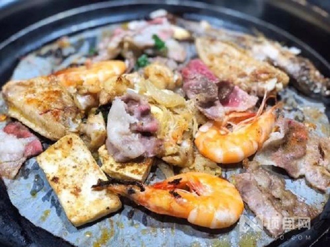 王三火锅烤肉