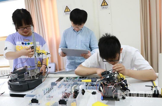 高博機(jī)器人教育