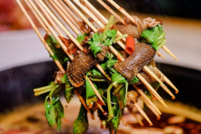 串串店行業(yè)生意好做嗎?加盟大嘴巴串串香有哪些優(yōu)勢?