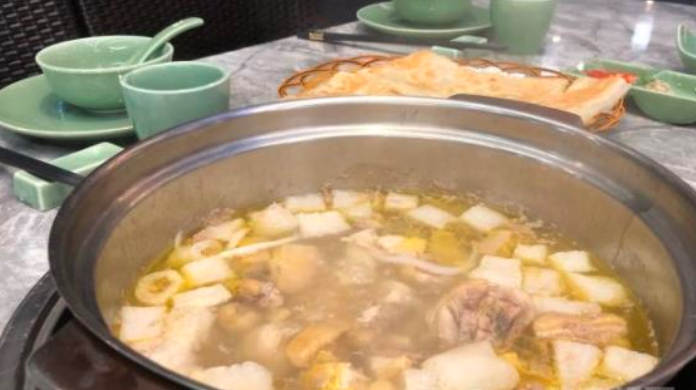 竹乡味鸡煲