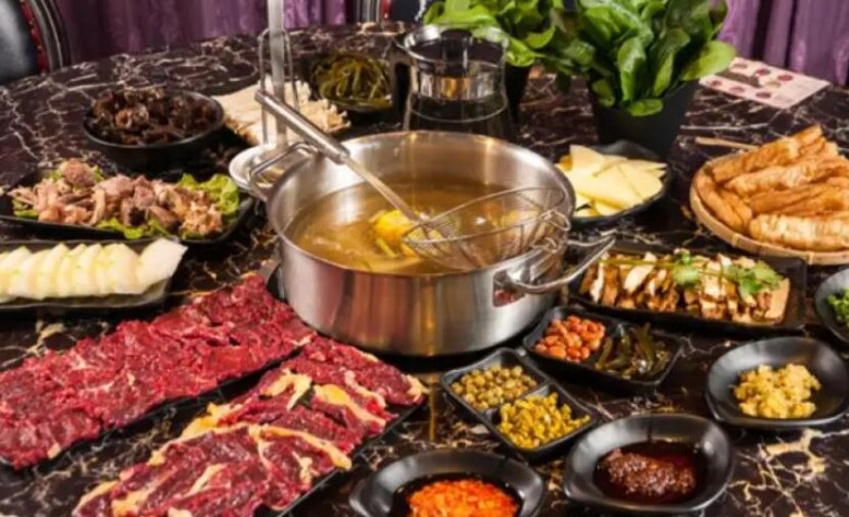 潮左潮右牛肉火鍋加盟