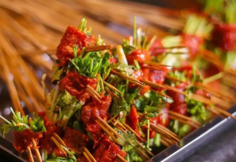 串串王麻辣烫加盟