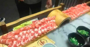 京味居铜锅涮肉加盟总部对加盟商培训收费吗？