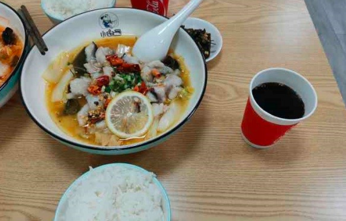 小鱼号酸菜鱼米饭