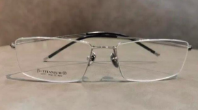 普莱斯眼镜加盟产品有什么卖点？产品有多少款？