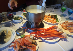 星伦多海鲜自助餐厅加盟，生意火热利润平稳