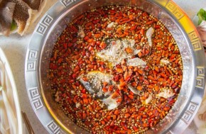 辣三瘋美蛙魚頭火鍋價格親民，讓你輕松踏進成功陣營！