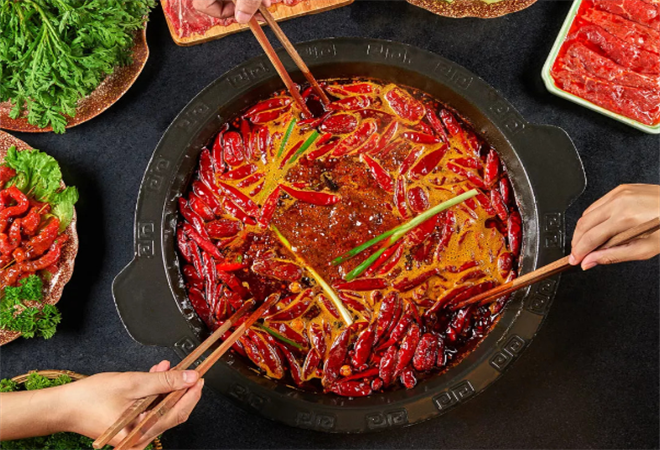 寬板凳老灶火鍋加盟