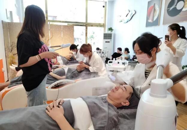 遇芳澤洗臉吧加盟