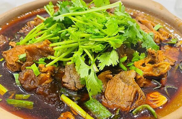 天肴灣牛雜煲加盟