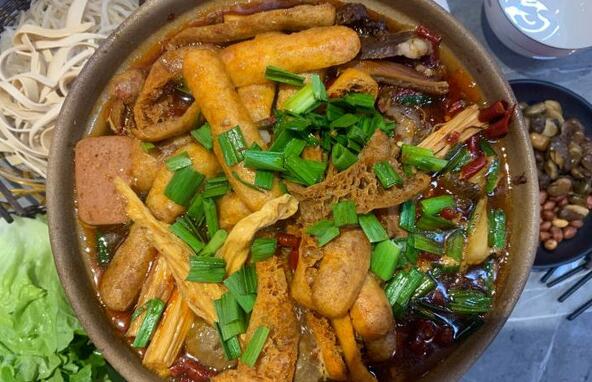 天肴灣牛雜煲加盟