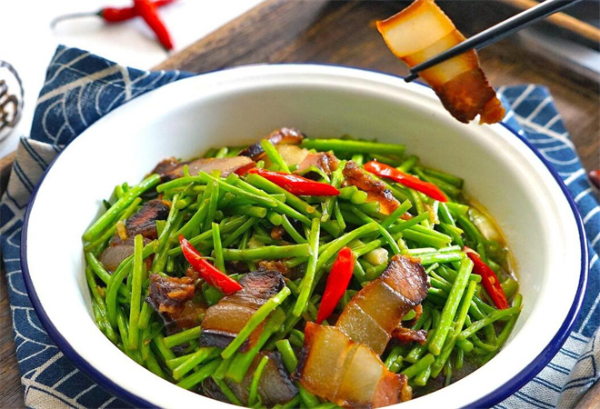 藜蒿炒腊肉
