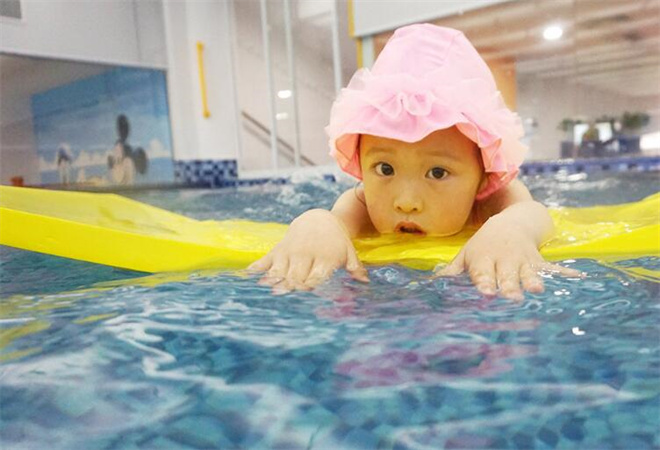 艾贝瑞国际亲子游泳加盟