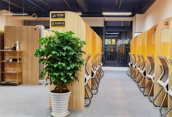 簡(jiǎn)而優(yōu)ai智能自習(xí)室加盟