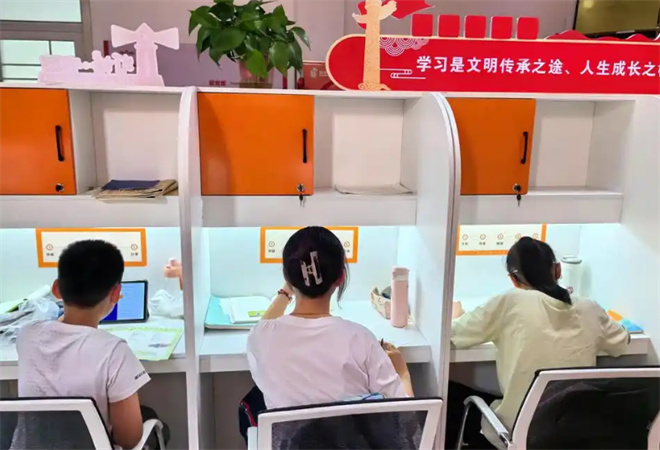 學堂派AI自習室加盟 學堂派AI自習室加盟