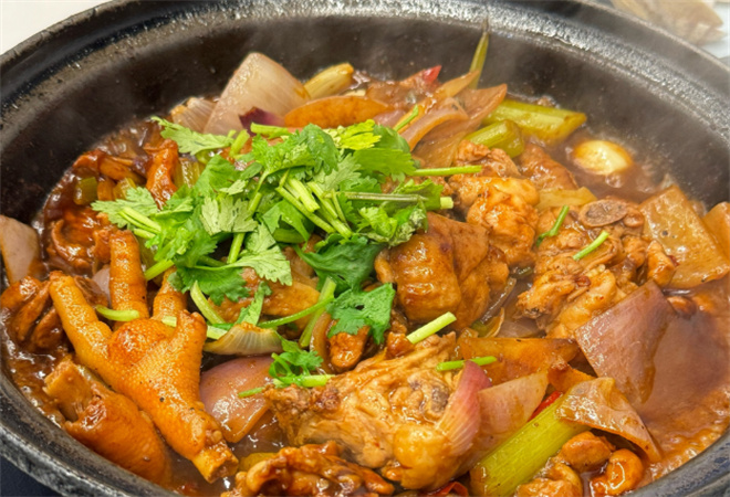 鮑李禾爆汁雞公煲加盟