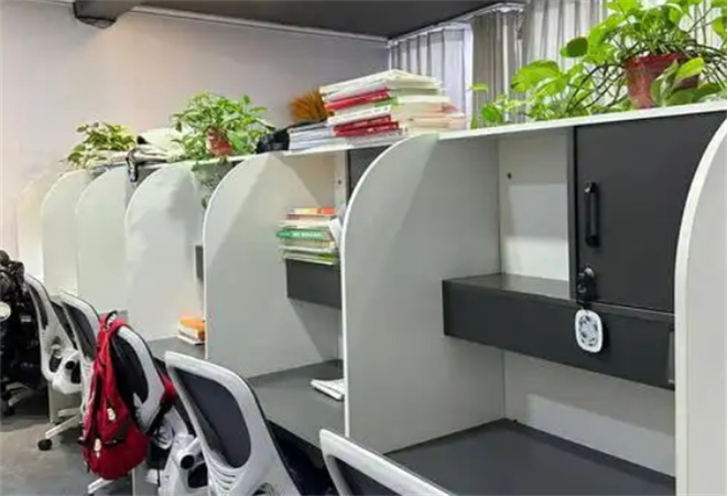 思酷睿AI智能自習(xí)室