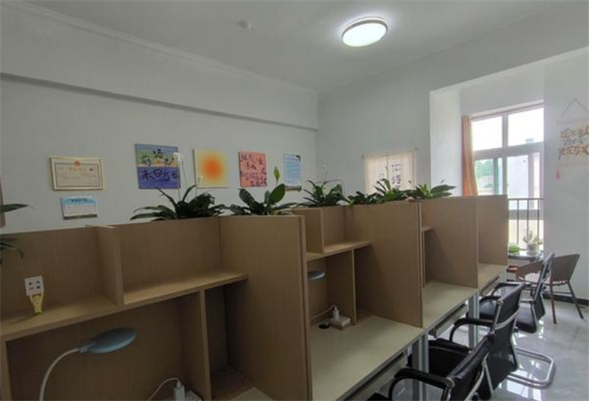 錯題幫自習(xí)室加盟