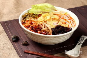 螺鼎記螺螄粉加盟年收入高嗎？加盟政策有哪些？