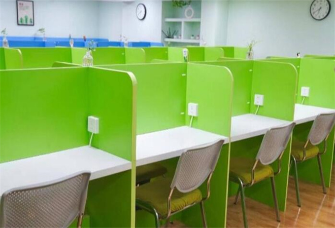 簡(jiǎn)而優(yōu)ai智能自習(xí)室加盟