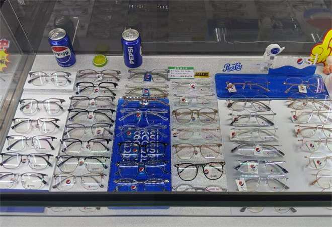 何醫(yī)生眼鏡加盟