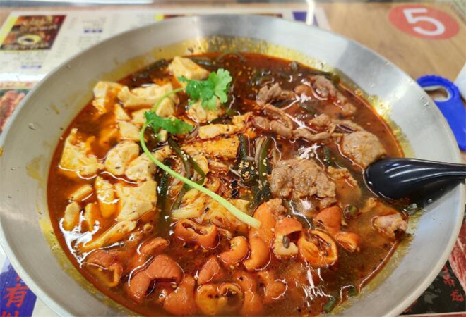 大表哥香鍋冒菜加盟