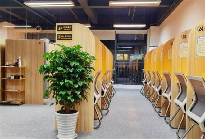 簡而優(yōu)ai智能自習(xí)室