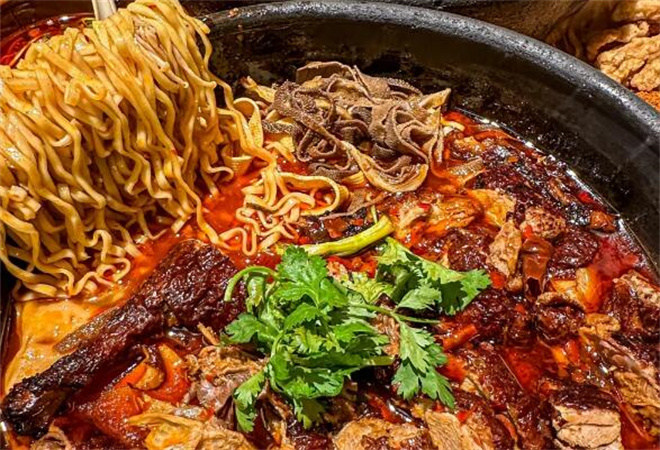 名佬麻辣燙加盟