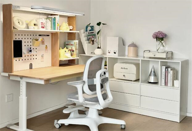 2平米學(xué)習(xí)桌