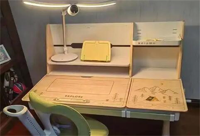 2平米學(xué)習(xí)桌