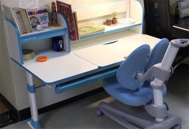 首席童伴兒童學(xué)習(xí)桌