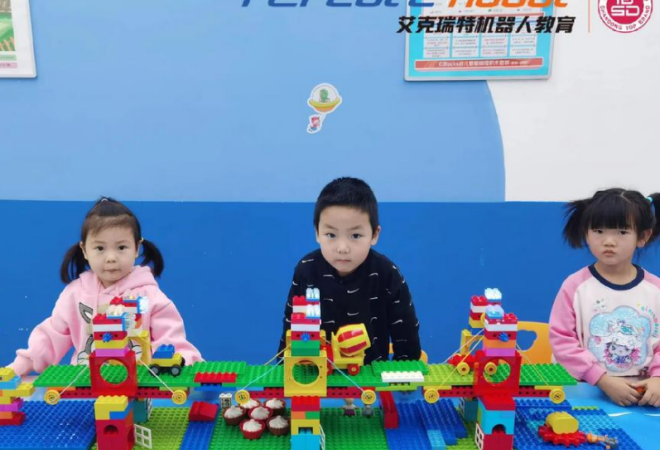 艾克瑞特機(jī)器人教育加盟