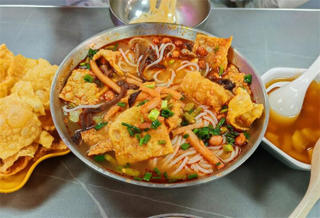 二兩螺螄粉加盟 二兩螺螄粉加盟