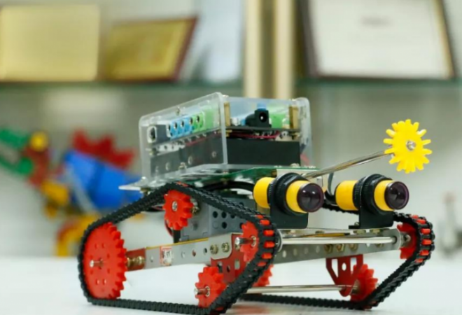 動力貓機(jī)器人編程教育