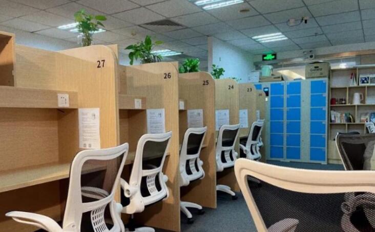 簡而優(yōu)ai智能自習(xí)室