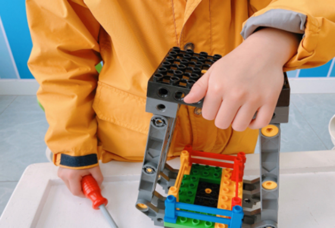 唯思樂(lè)機(jī)器人教育加盟