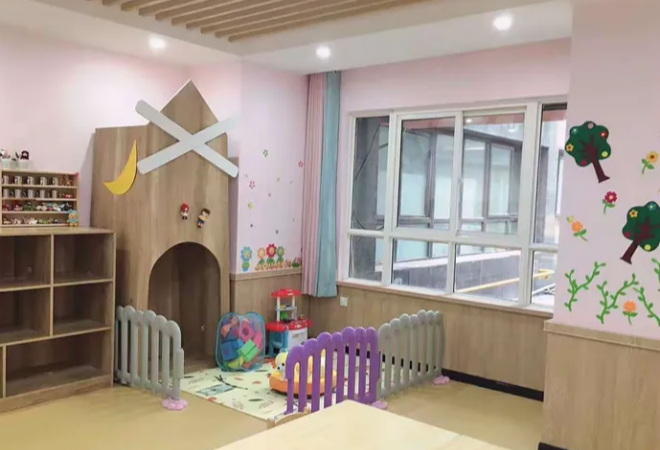 葆育家托育中心加盟