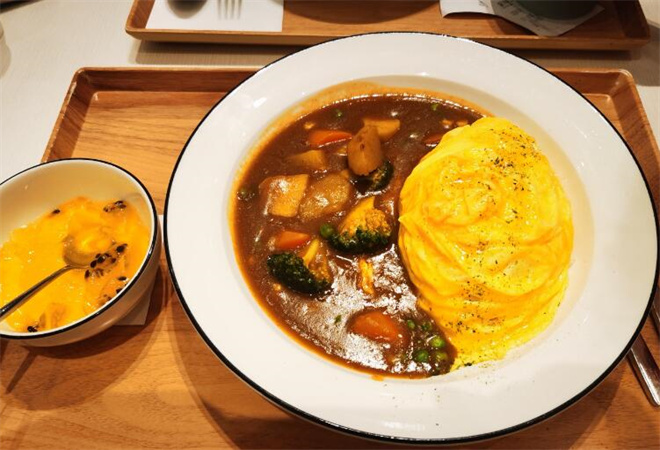 池奈蛋包飯加盟