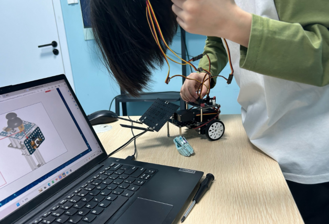 樂博趣機(jī)器人教育加盟