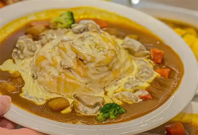酱津津咖喱蛋包饭