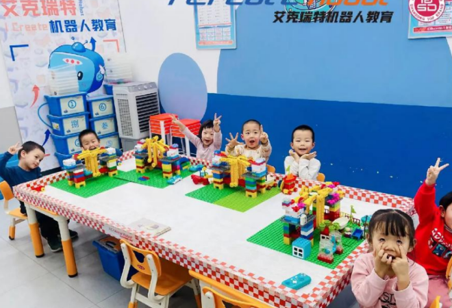 艾克瑞特機(jī)器人教育