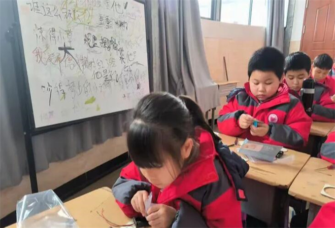 達(dá)文西科學(xué)實(shí)驗(yàn)班加盟