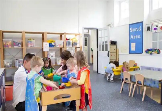 云學(xué)谷智能英語加盟