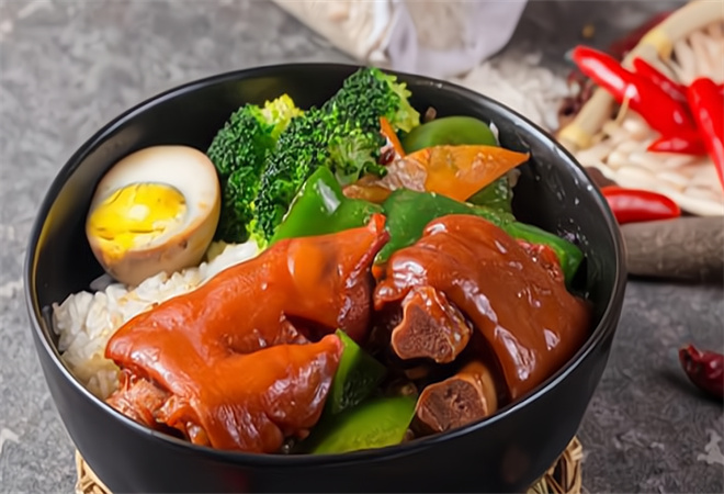 槑鹵金牌豬腳飯 槑鹵金牌豬腳飯