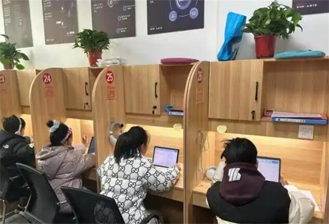 創(chuàng)維酷開(kāi)AI自習(xí)室加盟