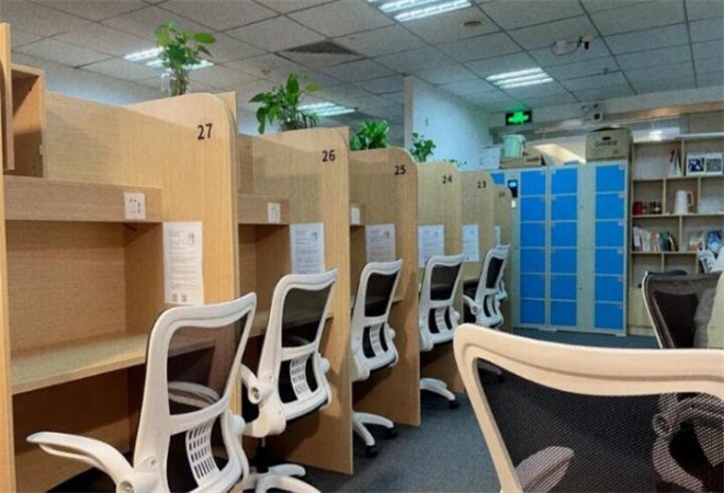 簡(jiǎn)而優(yōu)ai智能自習(xí)室加盟