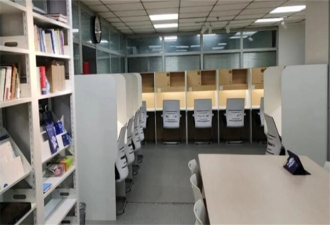 簡(jiǎn)而優(yōu)ai智能自習(xí)室