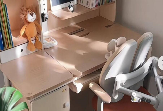 創(chuàng)想學(xué)習(xí)桌