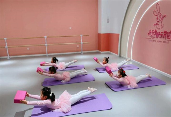 朵朵兔舞蹈加盟