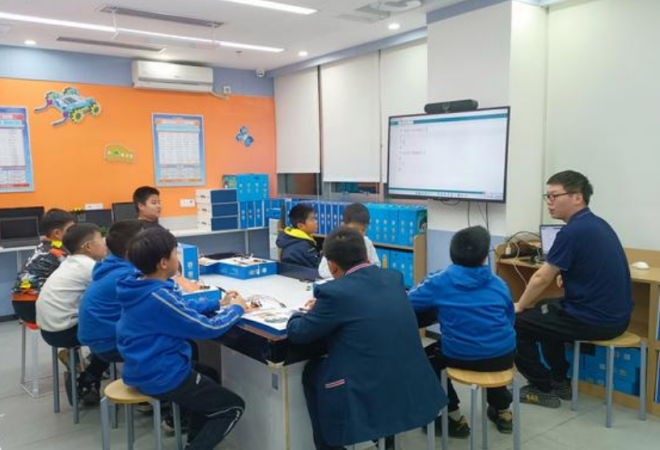 艾克瑞特機(jī)器人教育加盟